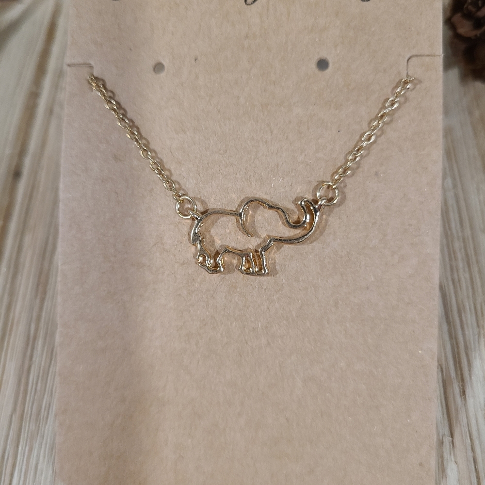 🐘🐘NEW🐘🐘VERY NICE!! Hollow Elephant Necklace in GOLD Plating 🐘🐘 - Picture 9 of 13